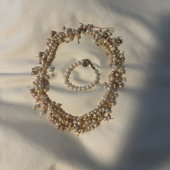 Real Freshwater pearls necklace and bracelet